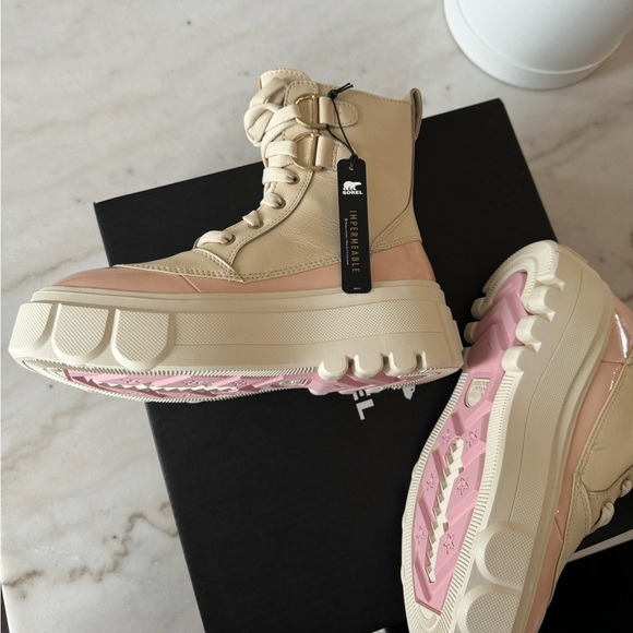 NWT Sorel Caribou X Chelsea Lace Up Platform Boots Pink Cream MSRP $210 - Picture 10 of 14